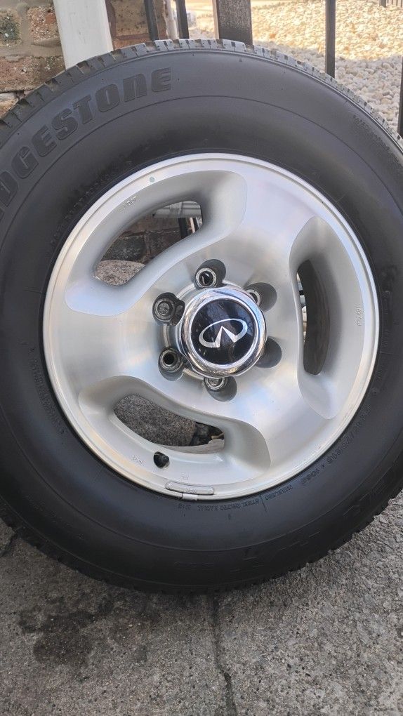 P245/70R16 Tires and Rim