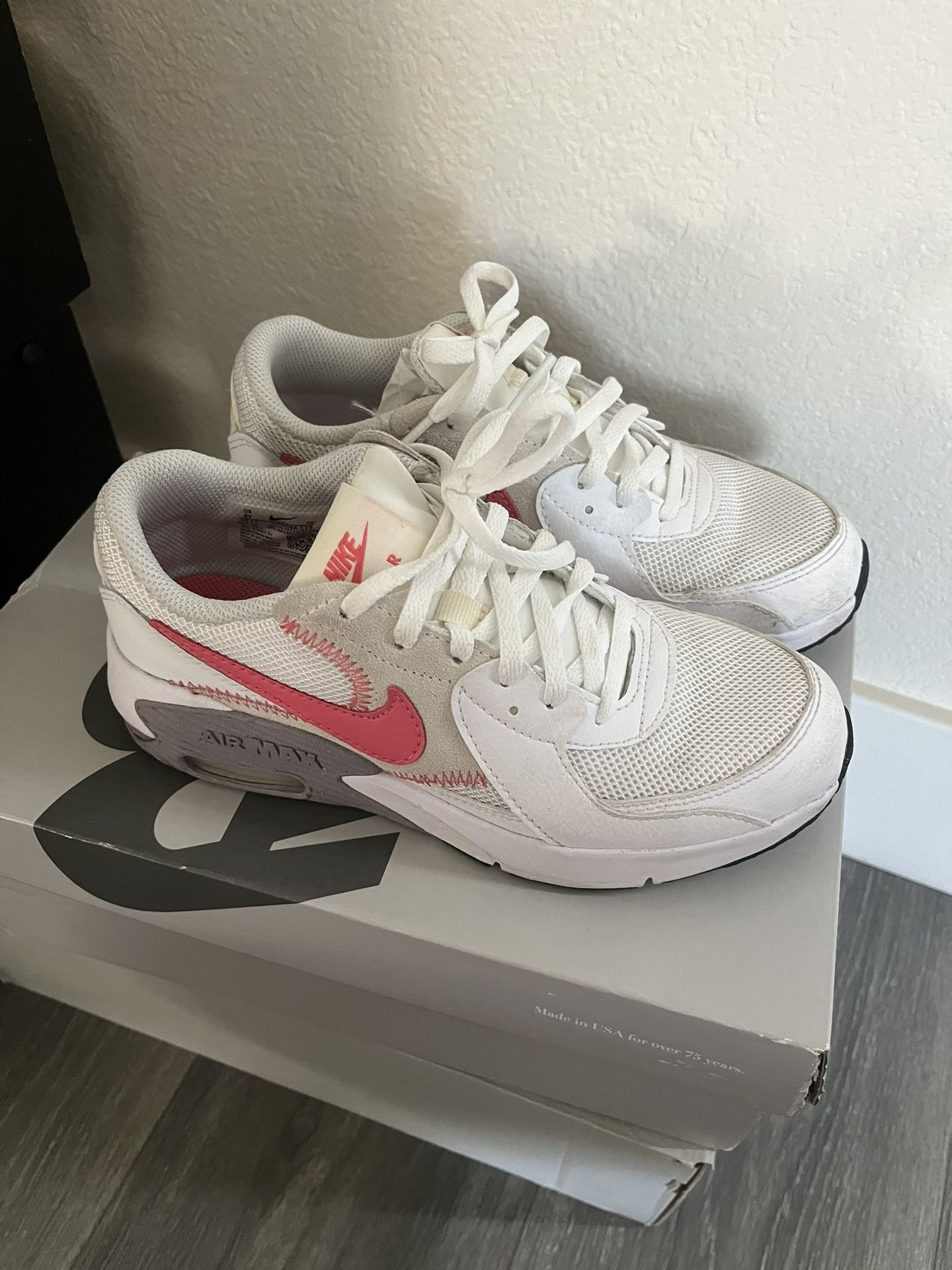 Nike women's shoes, now on sale for $19, us4Y, 23cm