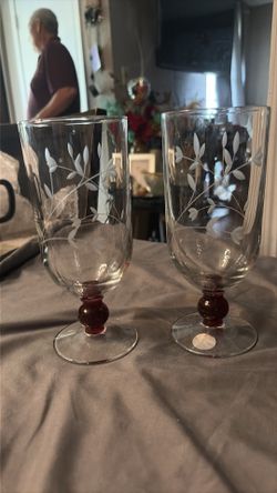 Moderna pedestal glasses princess house