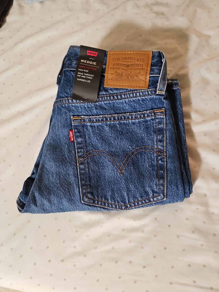 New Levi's Wedgie High Rise 26