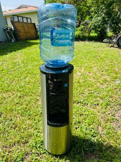 Glacier Bay Water Cooler The machine works very well, the water is very cold 🥶