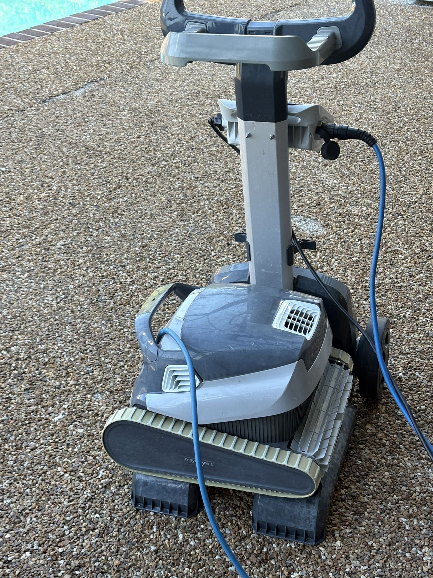Automatic Pool Cleaning Robot Quantum Dolphin(Moving-Sale)