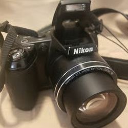 NIKON DIGITAL CAMERA 