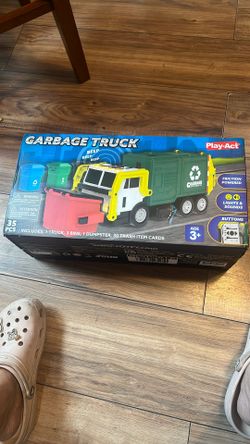 BRAND NEW GARBAGE TRUCK TOY