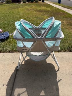 Dream On Me Portable Baby Bassinet