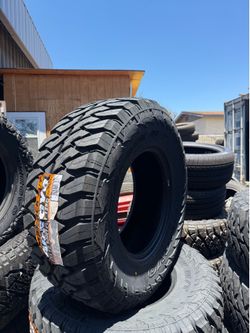 Arroyo mud terrain tires 35/12.50/17 installed and balanced / instaladas y balanceadas