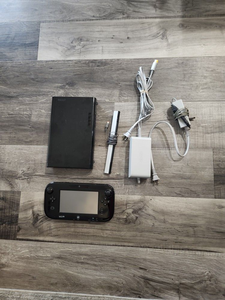 Nintendo WII U 32 GB Gaming Console
