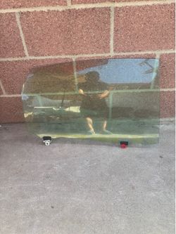 REAR RIGHT PASSENGER SIDE WINDOW GLASS 2010-2015 TOYOTA PRIUS 3ER GENERATION 1.8.