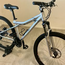 Gorgeous GT Mountain (1-owner) - Like New, Disc brakes, Free Eiuxtras 
