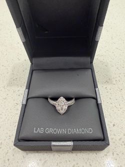 Brand New Women’s Diamond Ring 10k Gold