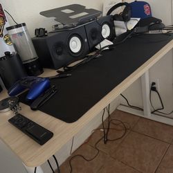Gaming table