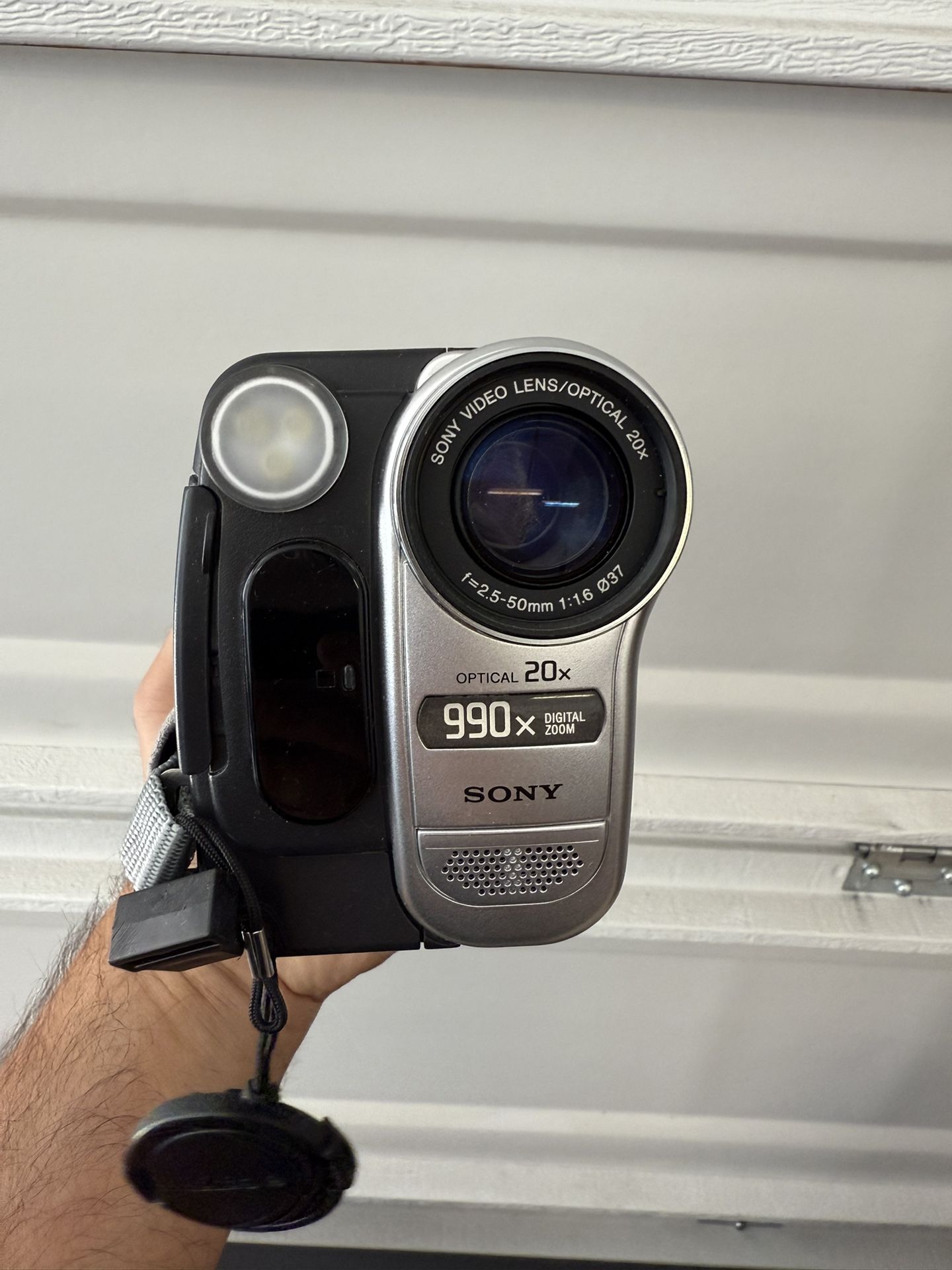 Sony Hi8 video cam recorder in excellent condition!