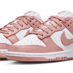 Nike Men’s Dunk Low Shoes Size 9.5