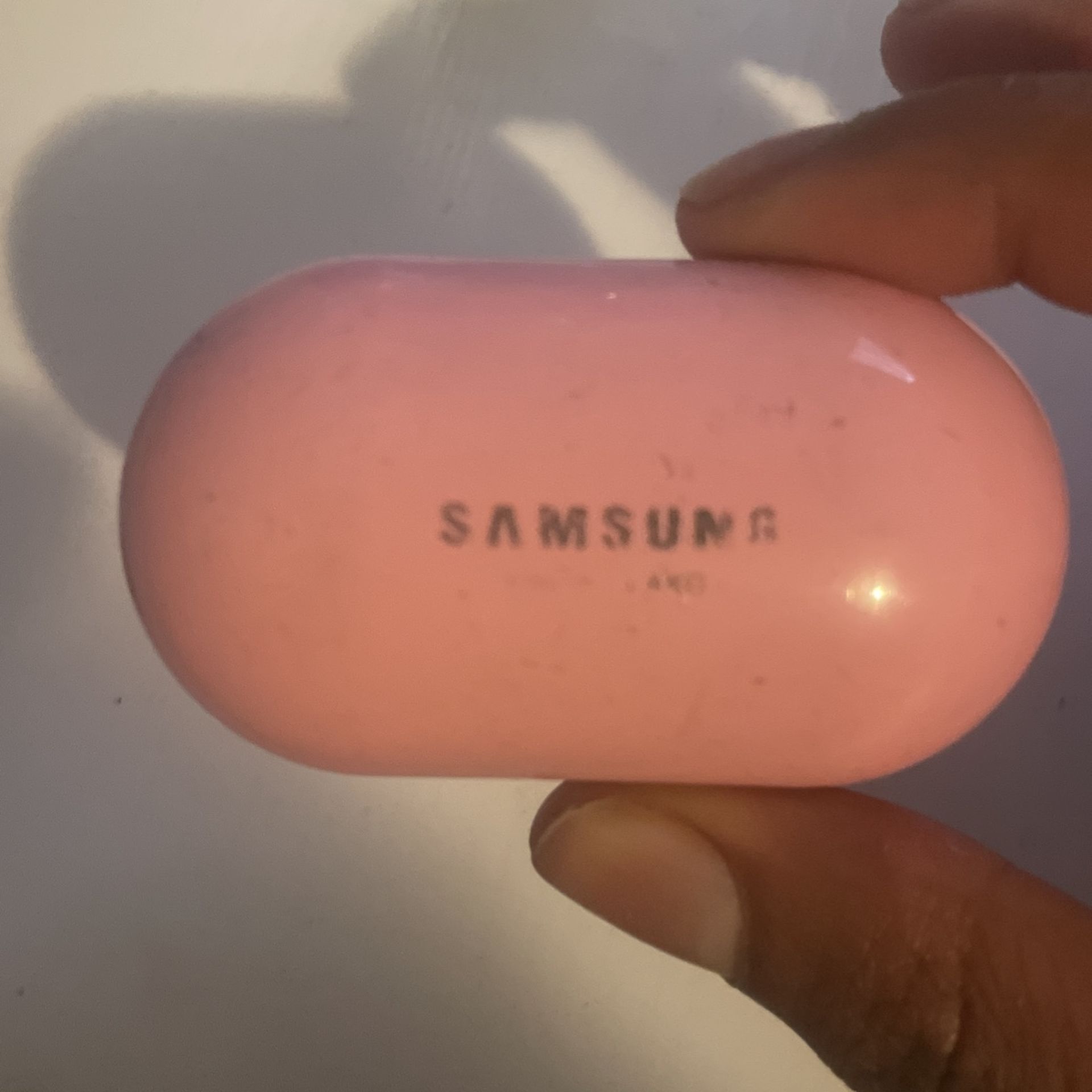 Pink Samsung Earbuds 