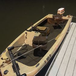 Rinker fishing boat