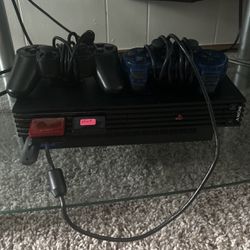 Modded ps2 with 3 ps1 games 