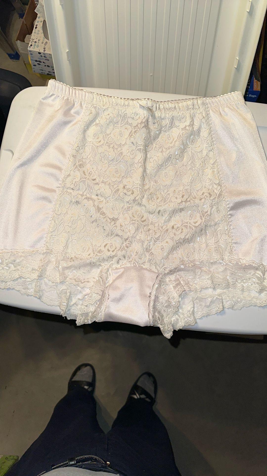 Vintage 3X Lingerie Lace Pleated Bottom