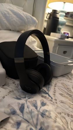 Beats Solo 4 - Black