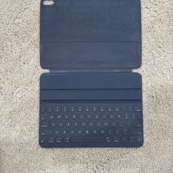 Apple Smart Keyboard Folio for iPad Pro 11-inch (4th Generation) and iPad Air (5th Generation) - Black