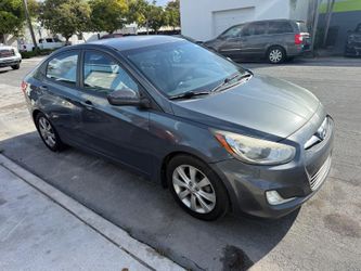 Hyundai accent