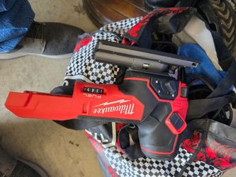 MILWAUKEE 1/2 INCH DRIVER WITH BARREL GRIP M18 FUEL JIGSAW