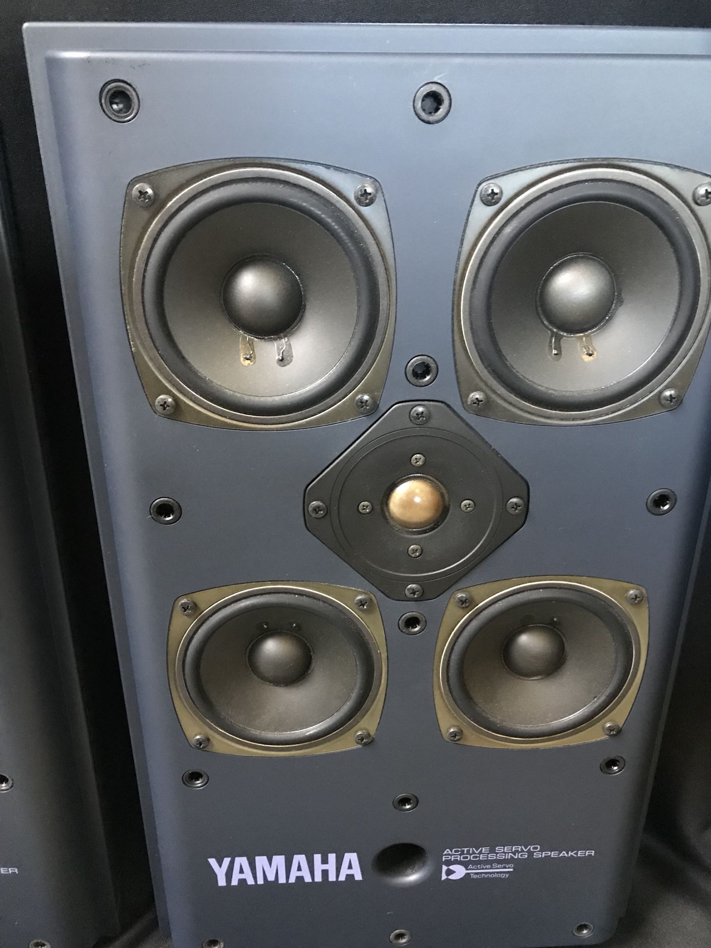 Yamaha speakers Rare AST-SF90. for Sale in HOFFMAN EST, IL Yamaha speakers Rare AST-SF90. for Sale in HOFFMAN EST, IL