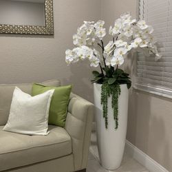 Orchids and Succulent fake in Planter base tall glossy white arrangements, arreglo de Orquídeas en Matero alto 6’ Floral Arrangement