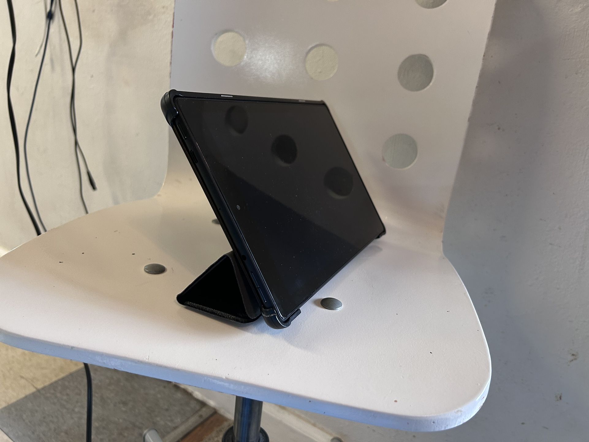 Amazon Fire 10 Tablet 