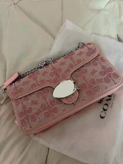 Pink blinged out purse ! 🎀