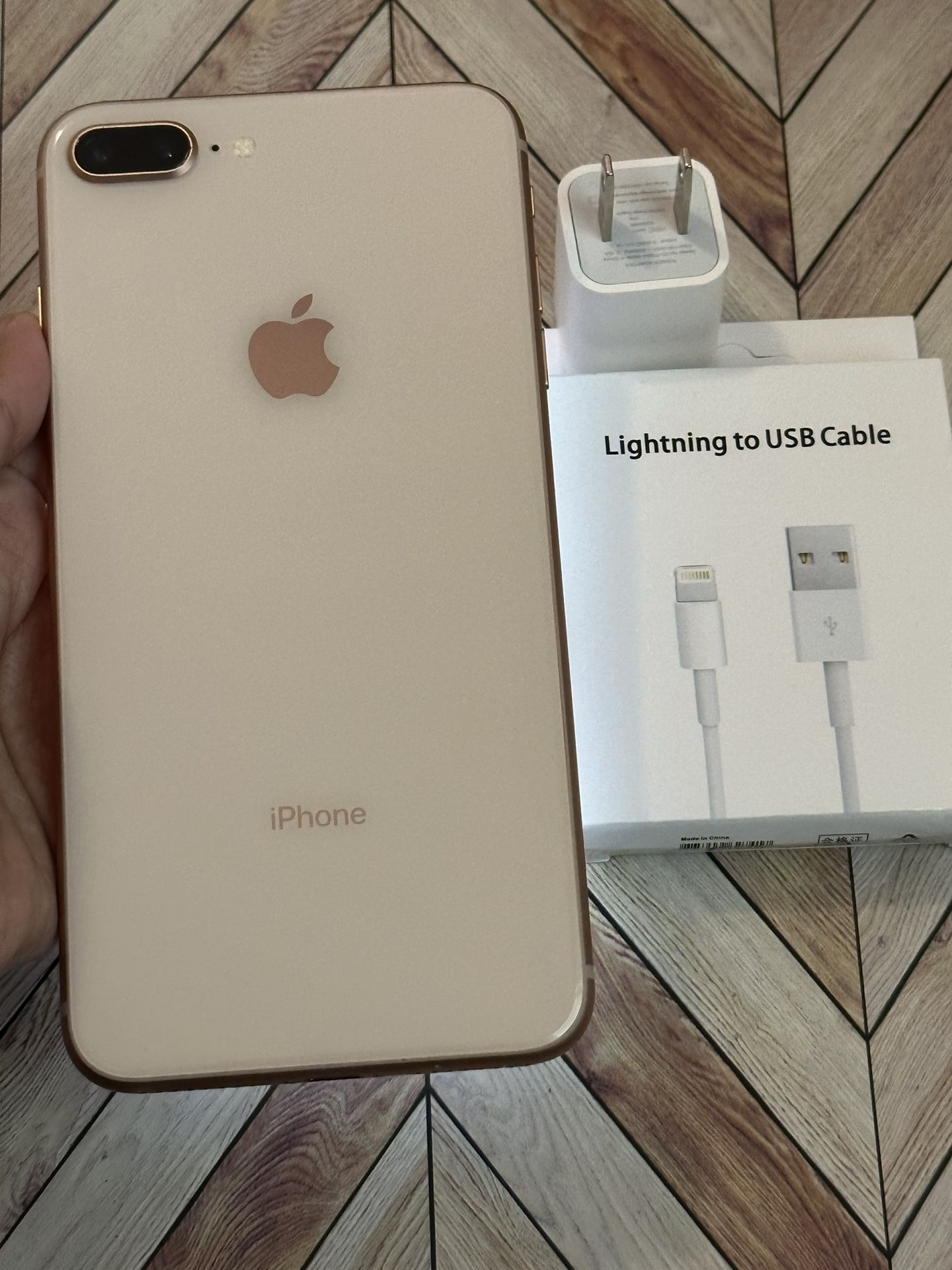 IPhone 8 Plus (64gb) Gold UNLOCKED 