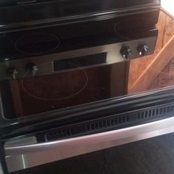 LIKE NEW WHIRLPOOL AMANA STAINLESS STEEL GLASS TOP STOVE
