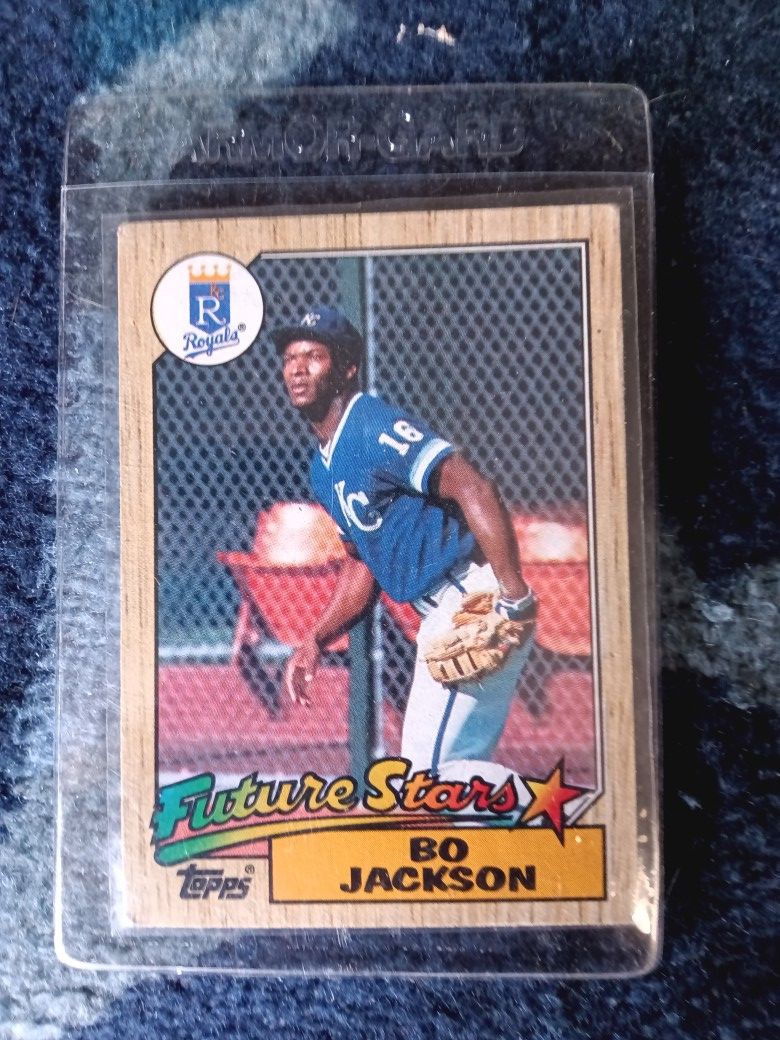 Sale !!  BO JACKSON ROOKIE CARD TOPPS 1985  