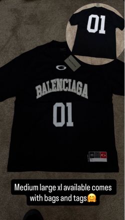 Balenciaga t shirt ￼