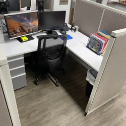 Office cubicles For $2000