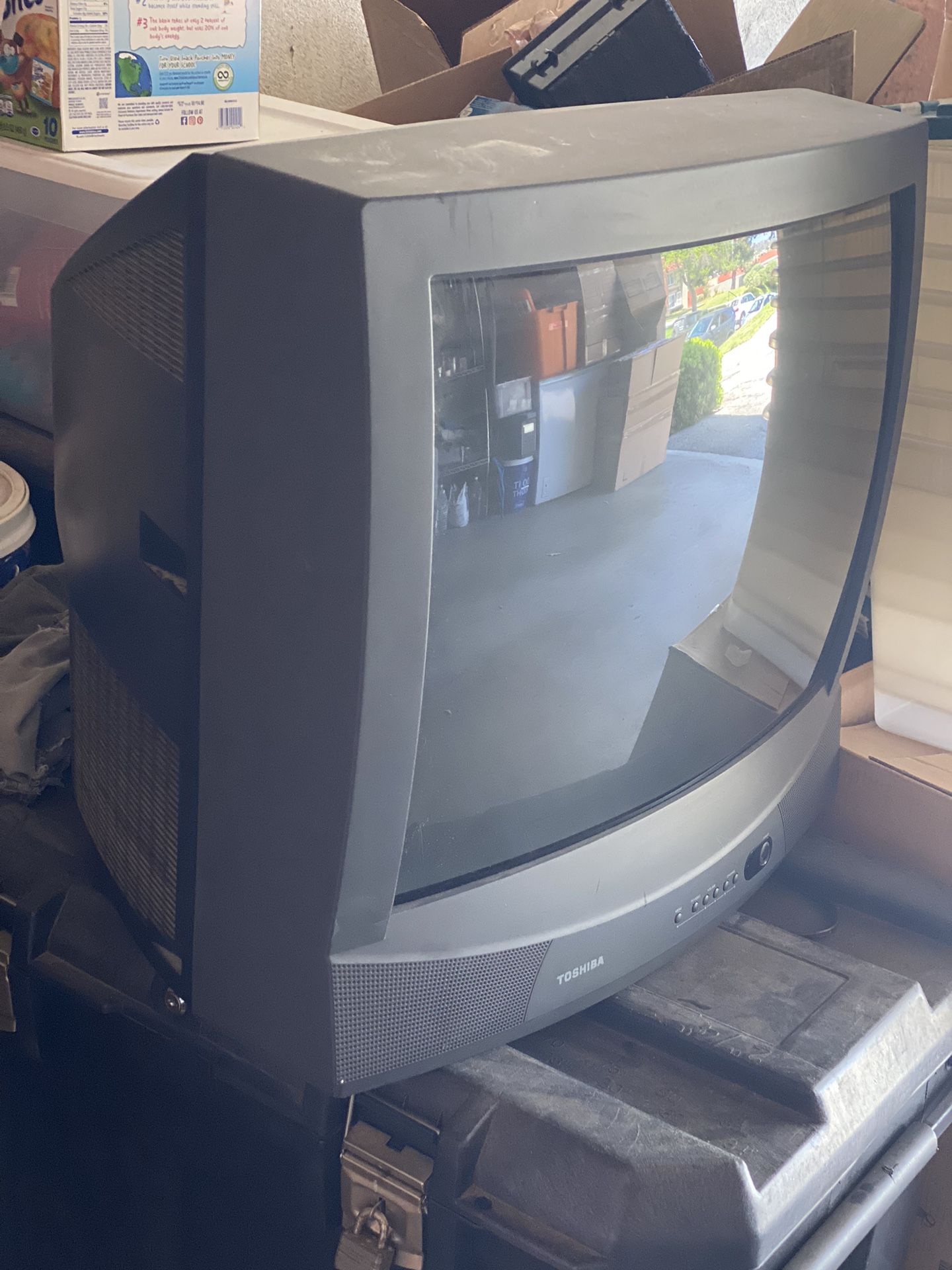 Toshiba 27” TV