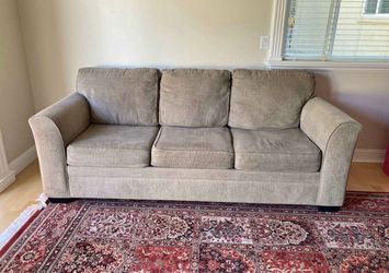 8/10 Basically New Couch