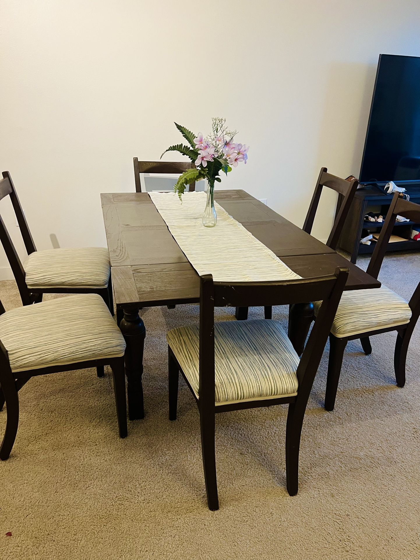 Extendable Dining Table