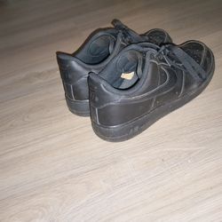 Black Nike Airforces