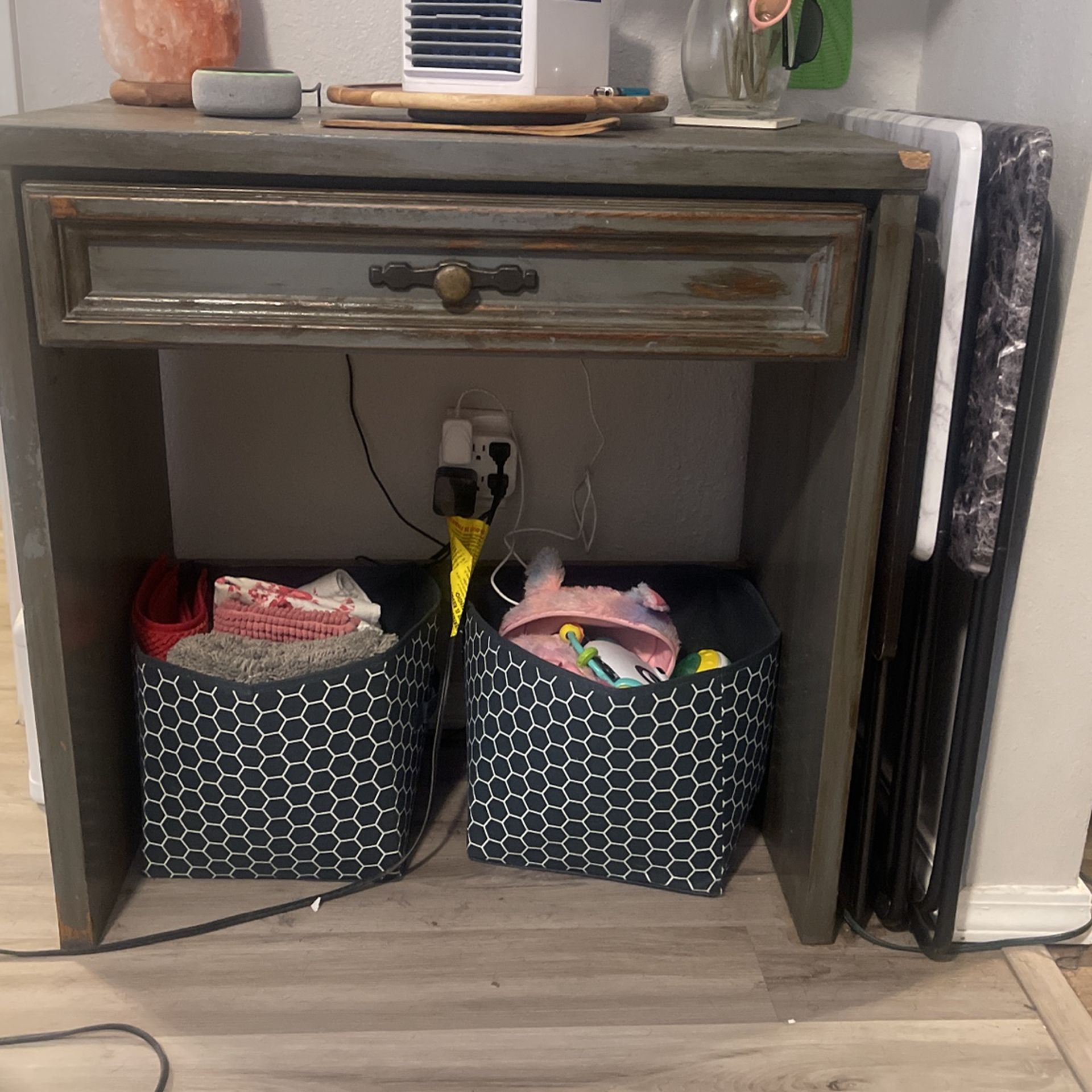 SIDE/ENTRY WAY TABLE