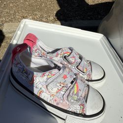 Girls Converse Crocs  Vans Size 6