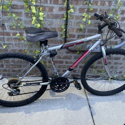 Roadmaster MT Fury 26” mountain bike, multi-speed.