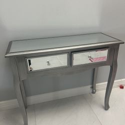 Entrance Table $100
