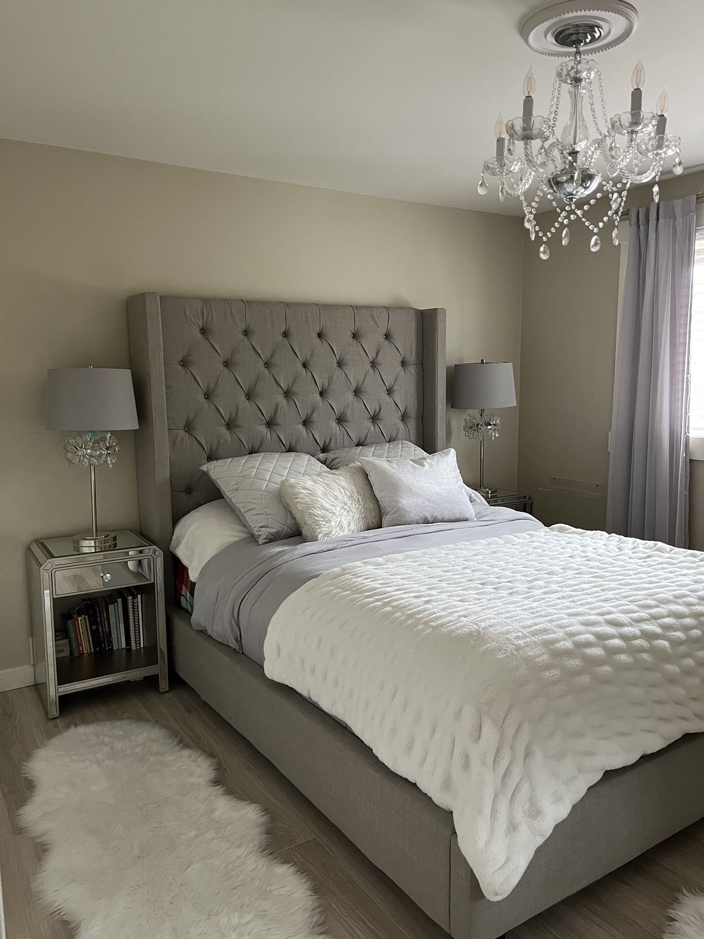 Queen Size 8 Piece Bed Set