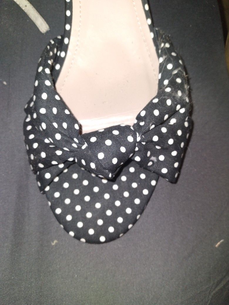 Betsy Johnson Shoe.
