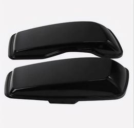 HR3 Vivid Black Hard Saddlebag Lids For Street Glide 2022 FLHX
