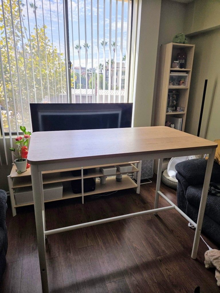 Bar Stool Table