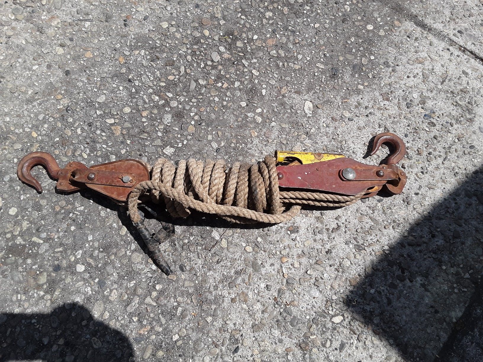 Starlite vintage block and tackle