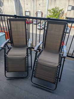 Zero gravity chairs