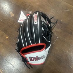 Wilson A2000 11.75” Baseball Glove 