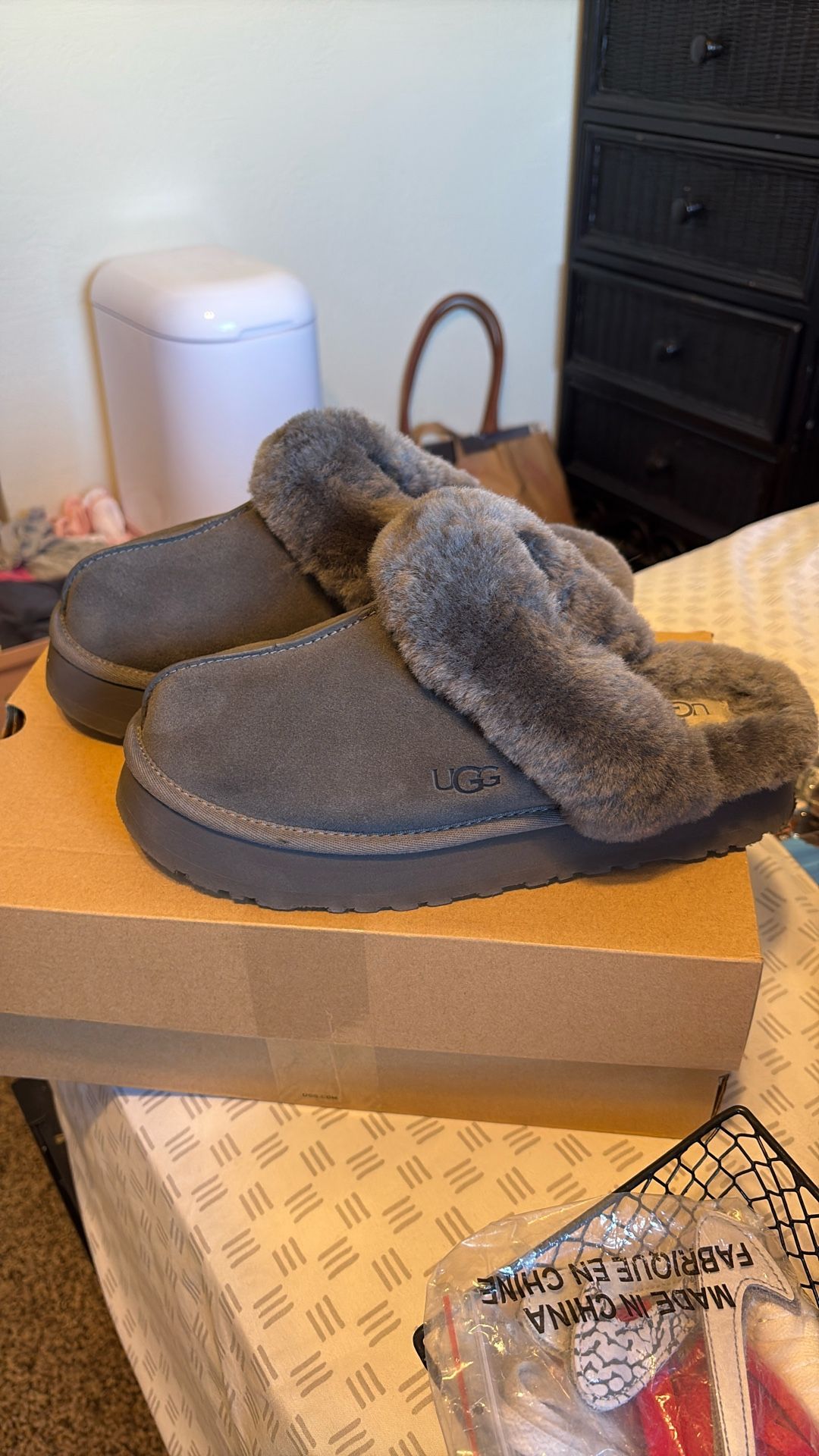 UGG slippers 